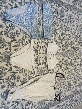 Mix of White & Blue Women's Swim Pieces - 3 suit set size XS